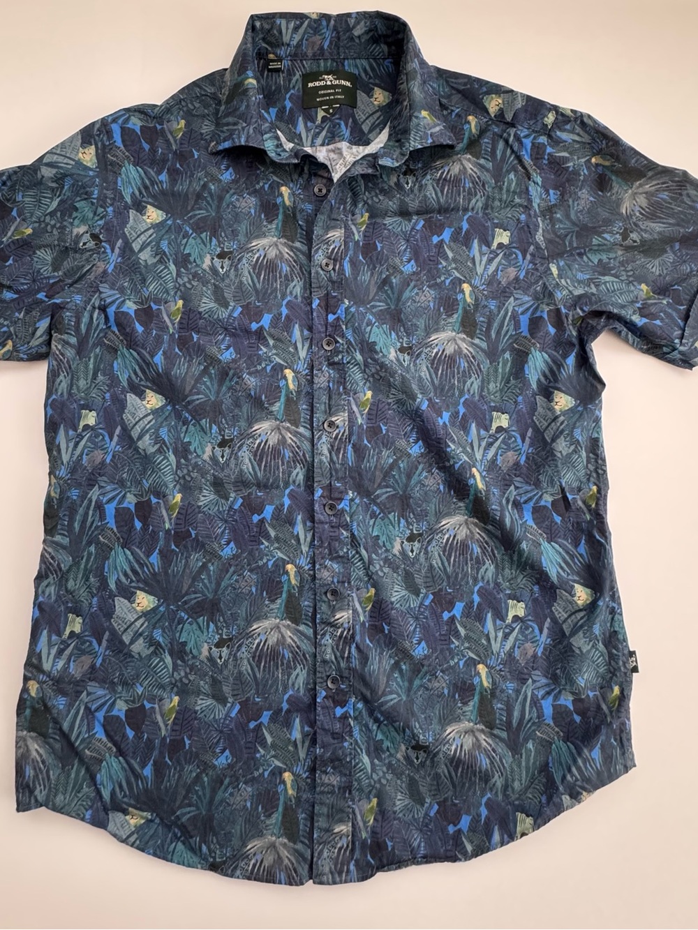 Rodd & Gunn Tropical Toucan Floral Short Sleeve Button-Up Shirt Small